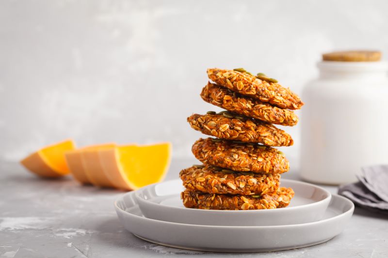 Soft-Baked Pumpkin Oatmeal Cookies - deliciously fit that bill